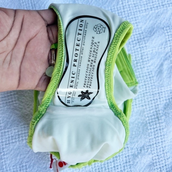 Solid & Striped Anne-Marie Button Swimsuit - Picture 7 of 8